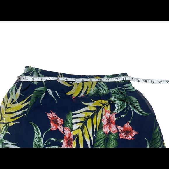 Favlux sz M, 2 piece tropical pants and top set - Picture 14 of 14